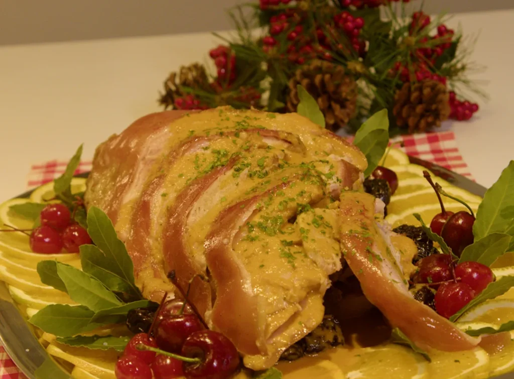 Pernil Suíno Assado com Molho de Cerejas e Laranja