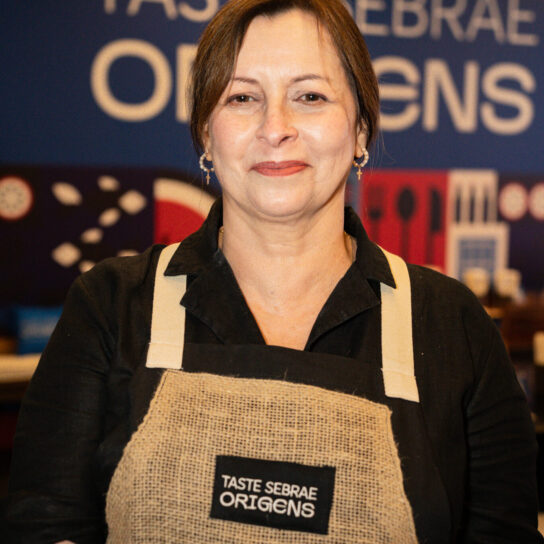 Carla Pernambuco.