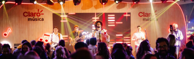 O Palco Claro Música ferve com bandas e DJs! Nomes do MPB, jazz, blues, pop rock e forró animam o…