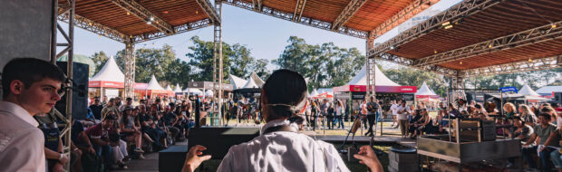 No Fire Pit, você tem a oportunidade de assistir a aulas e rodas de conversa incríveis ao vivo com…