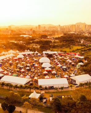 A 10ª edição celebra a primeira década do maior festival gastronômico do mundo. Aos amantes da boa comida e das experiências mais incríveis, temos um encontro marcado no Parque Villa-Lobos, nos dias 22, 23, 24, 29, 30 e 31 de maio e também em 04, 05, 06 e 07 de junho. Para celebrar os 10 [&hellip;]